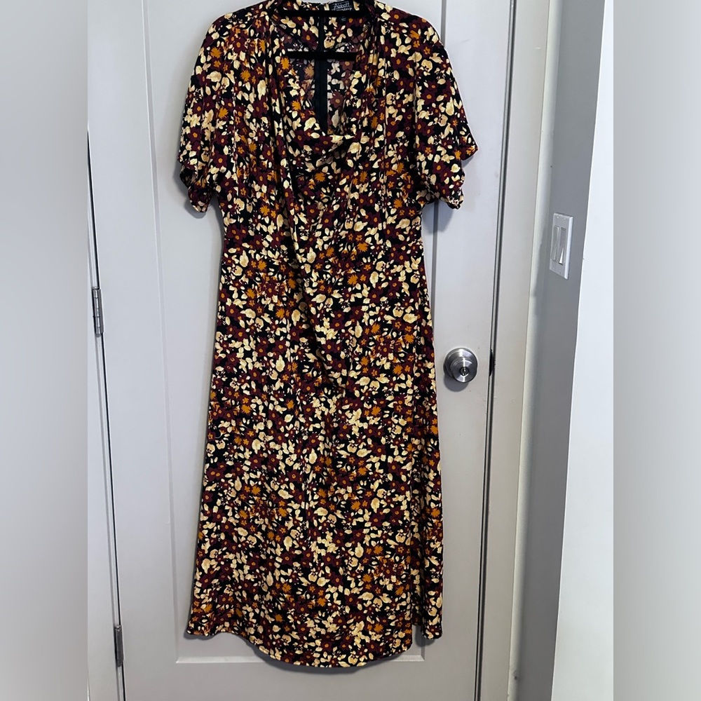 *Floral Midi Dress
